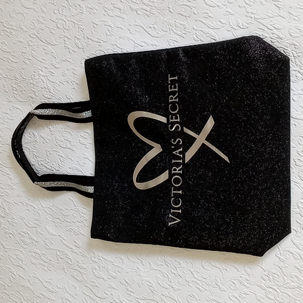 😍3/$25 Victoria's Secret Sparkling Tote Bag